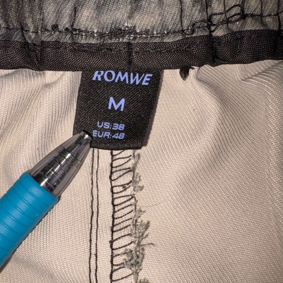 ROMWE Street Life Pants Mens Medium Camouflage Star Print Wide Leg Cargo Pants - Picture 4 of 12